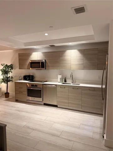 $5,500 | 121 Northeast 34th Street, Unit 2806A, Miami, FL 33137