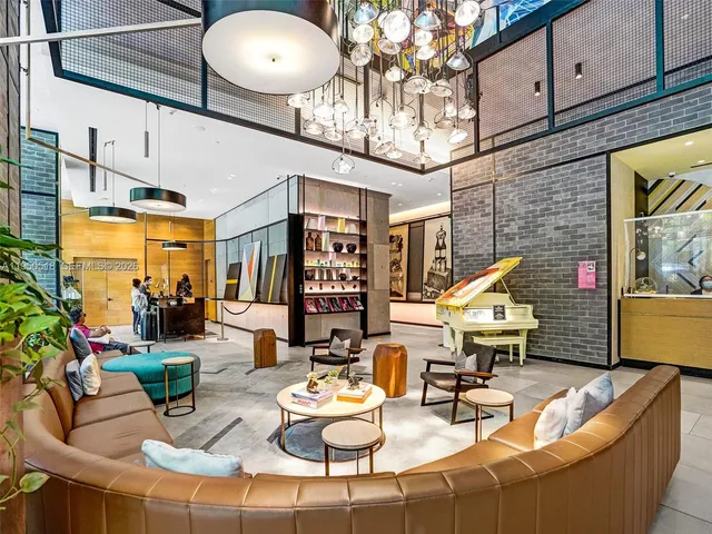 $5,500 | 121 Northeast 34th Street, Unit 2806A, Miami, FL 33137