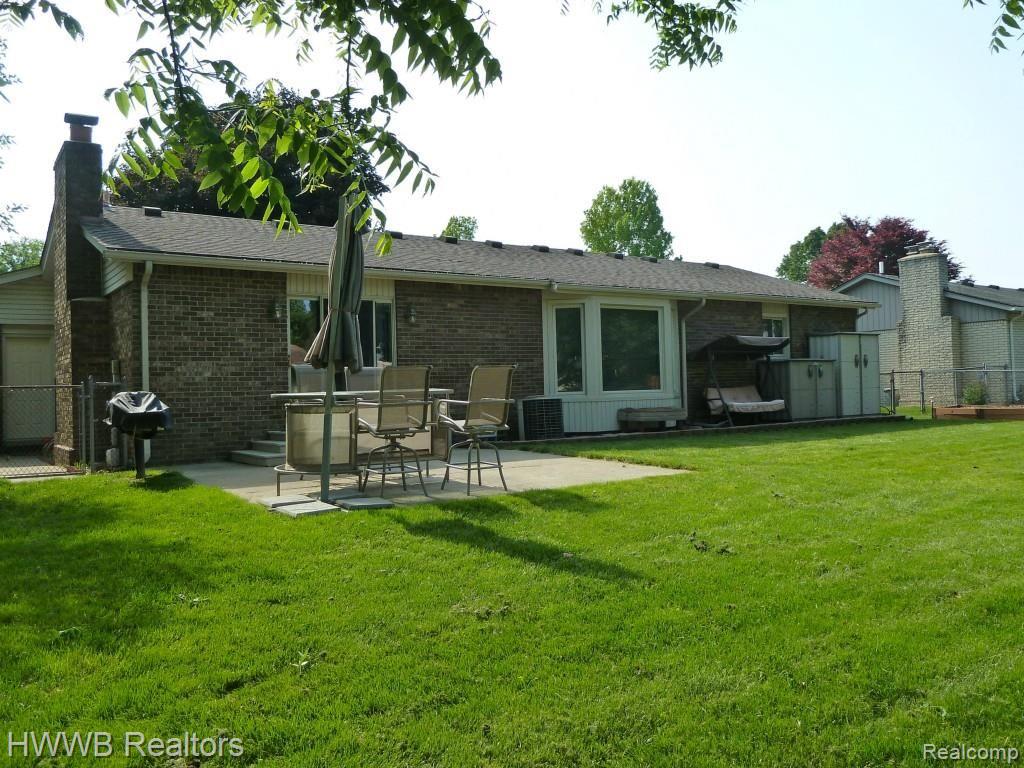 18700 Gill Road Livonia, MI 48152 - Photo 40 of 40 Rear Elevation