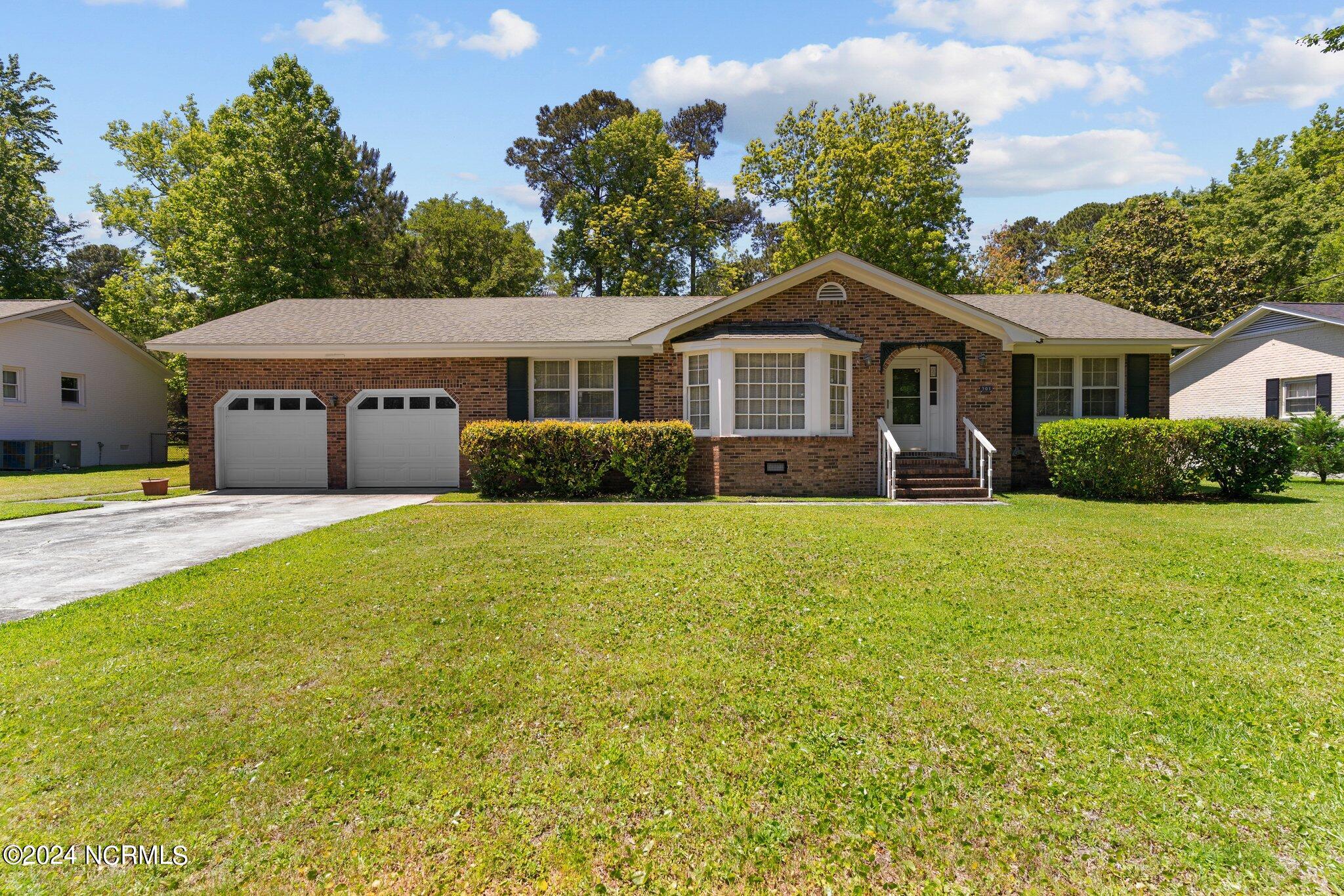 301 Buccaneer Road Wilmington, NC 28409 - Photo 1 of 45 1-web-or-mls-BTS01629