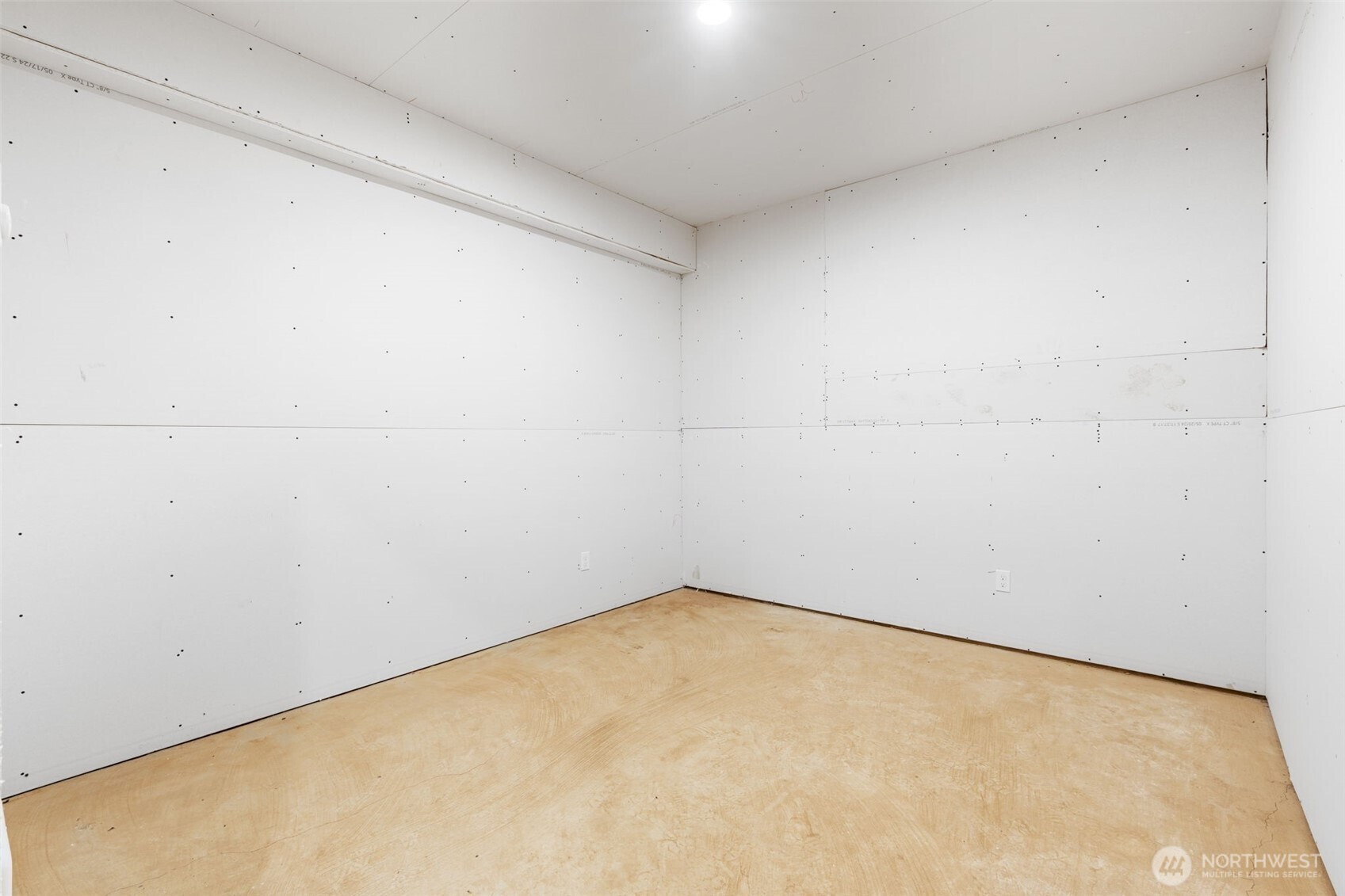 158 Macomber Road West Chehalis, WA 98532 - Photo 11 of 19 a view of a room