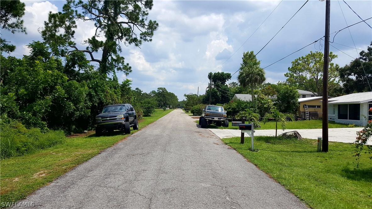 2160 Gardner Road Alva, FL 33920 - Photo 21 of 21 a view of a garden with sitting area