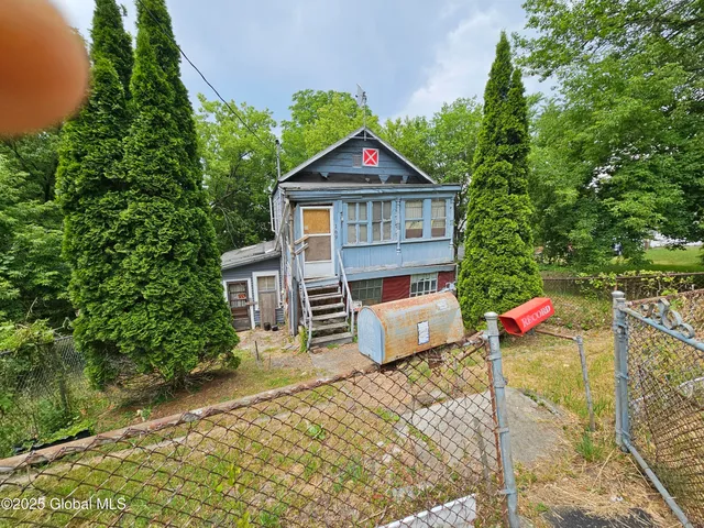 $110,000 | 163-171 10th Street, Troy, NY 12180