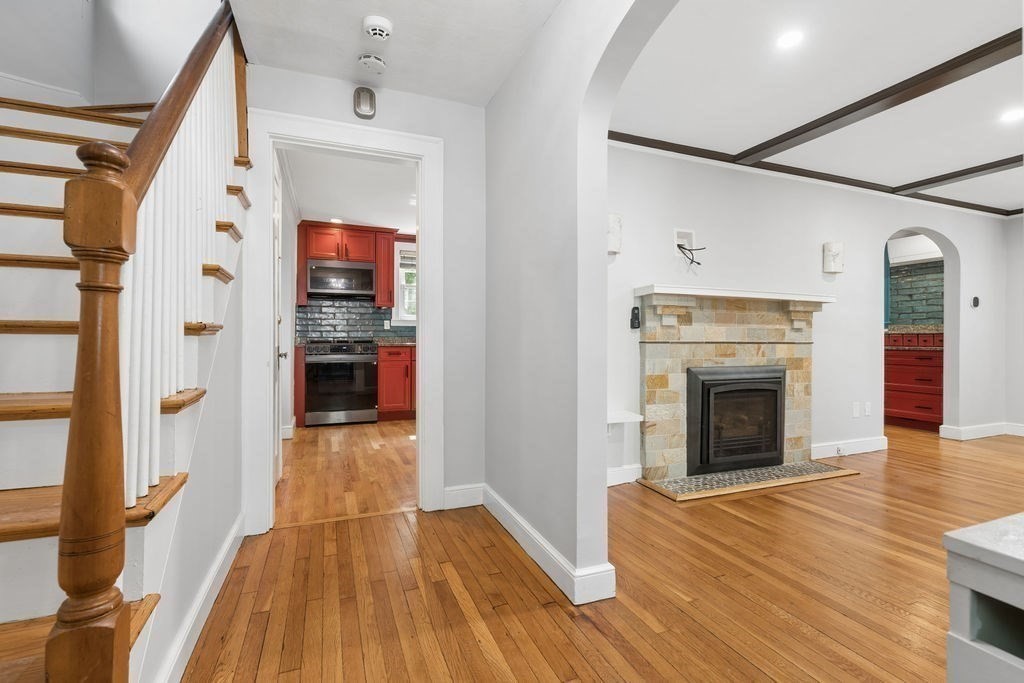 36 Risley Road Brookline, MA 02467 - Photo 4 of 28