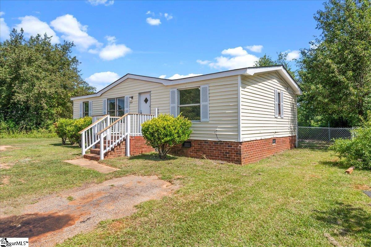 904 Antioch Church Road Greenville, SC 29605 - Photo 4 of 26 Gallery Image 4