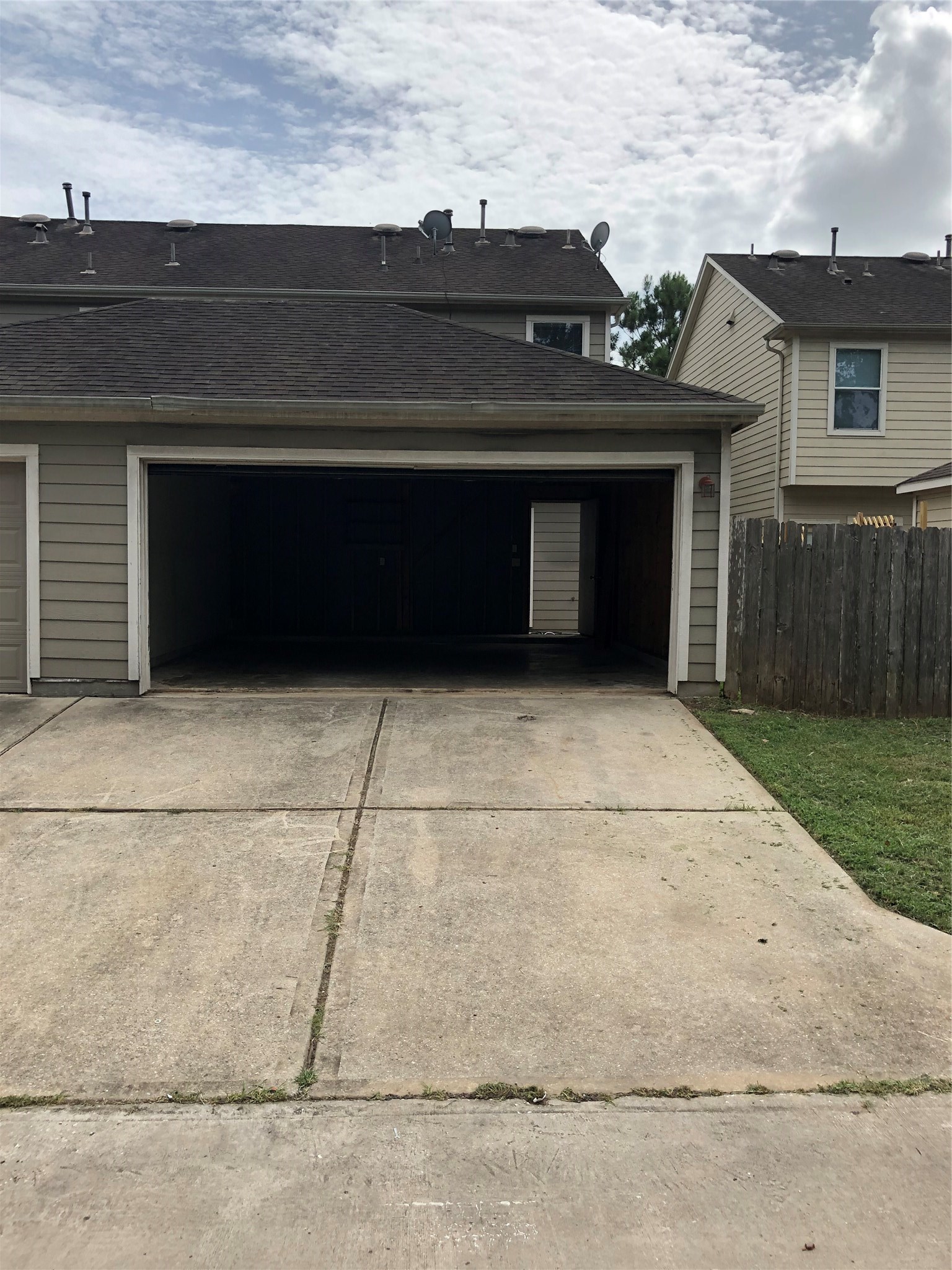 23734 Pebworth Place Spring, TX 77373 - Photo 26 of 27 Large Driveway