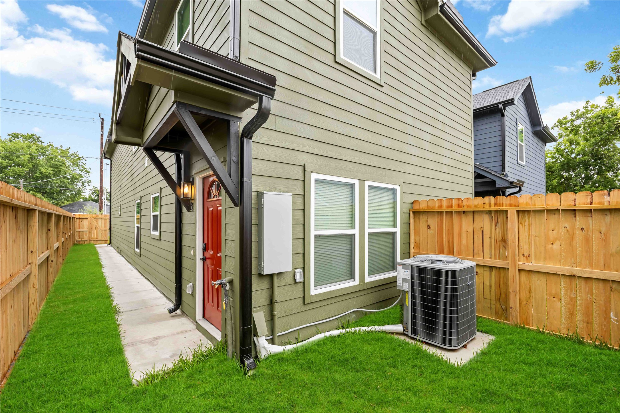 7944 Fields Street, Unit B Houston, TX 77028 - Photo 17 of 17 Unit entrance