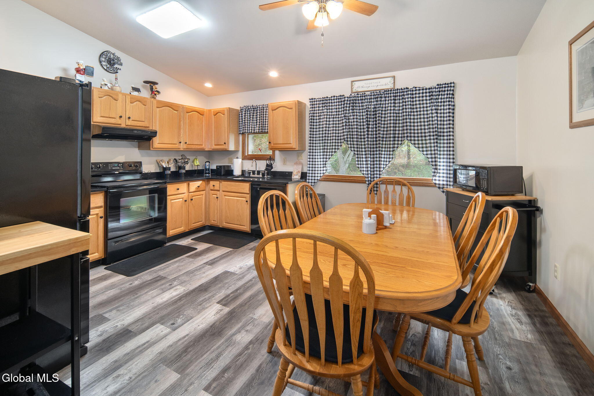 4040 River Road Niskayuna, NY 12309 - Photo 7 of 44 7-4040RiverRd_011