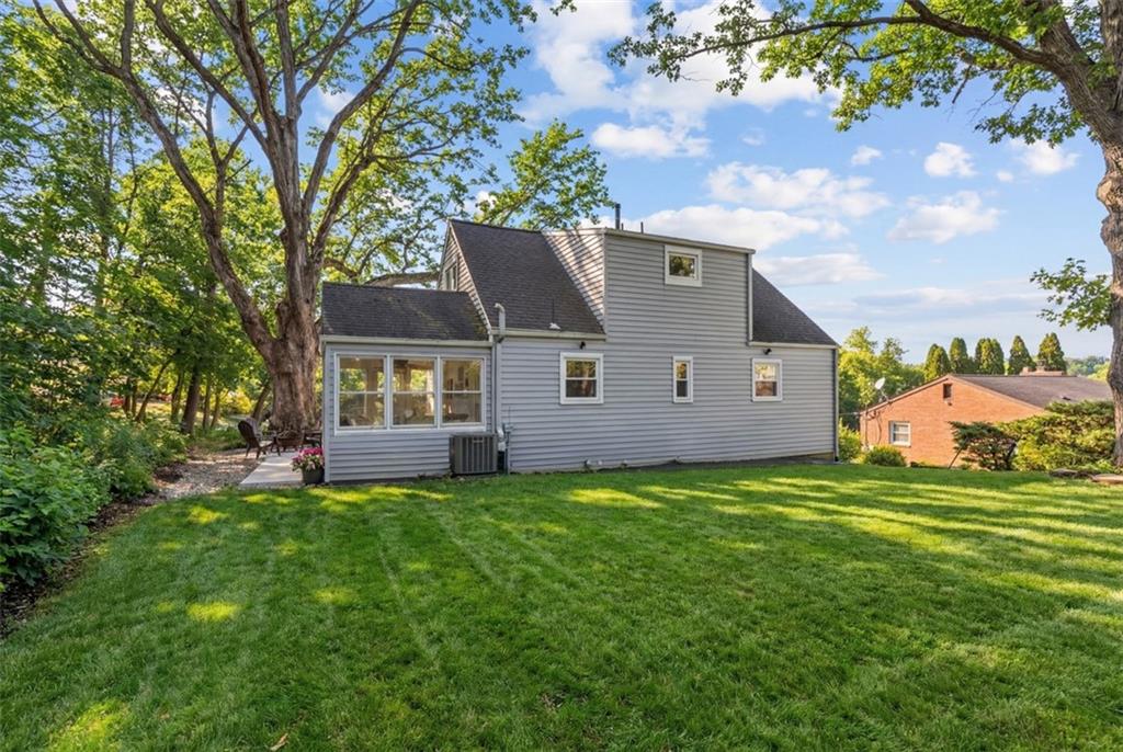 6 Suffolk Drive Coraopolis, PA 15108 - Photo 34 of 39