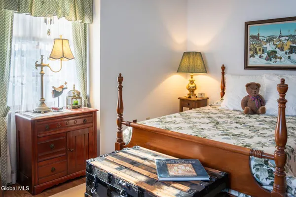 $624,000 | 96 Hunter Lane, Queensbury, NY 12804