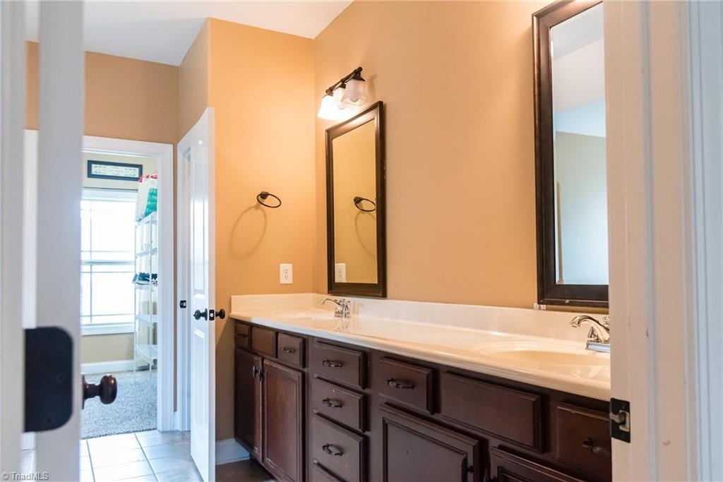 6692 Ridge Run Court Clemmons, NC 27012 - Photo 14 of 24 Gallery Image 14