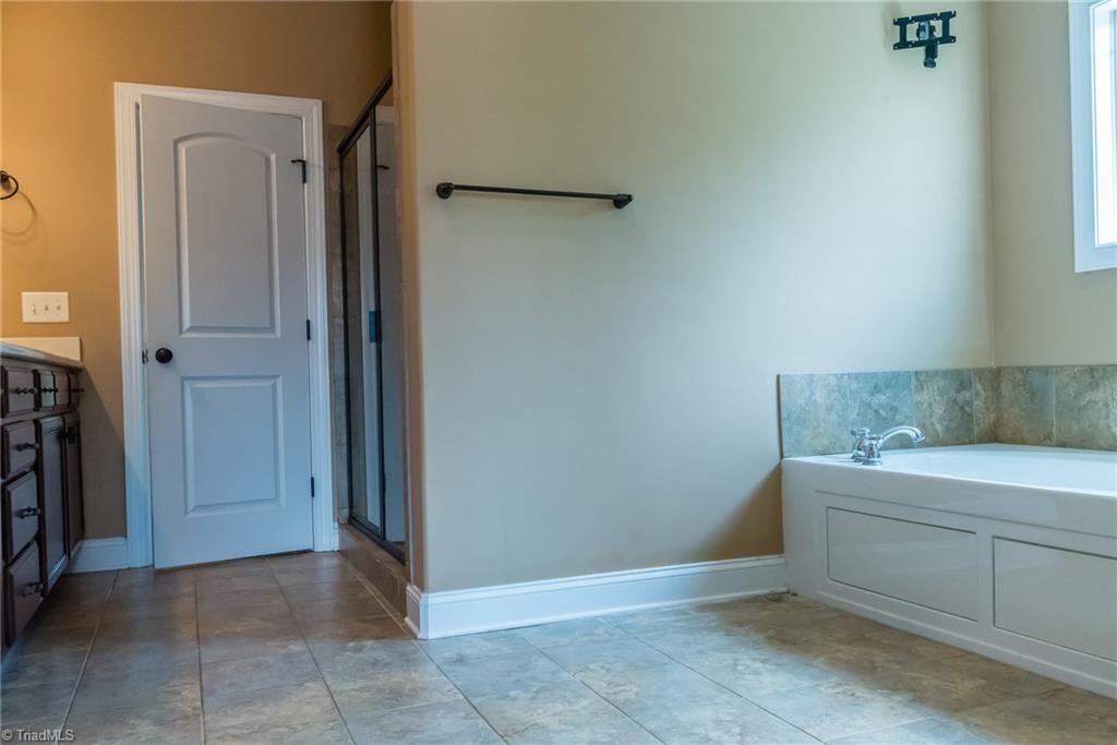 6692 Ridge Run Court Clemmons, NC 27012 - Photo 15 of 24 Gallery Image 15