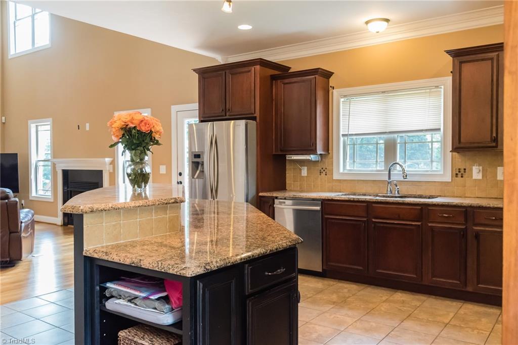 6692 Ridge Run Court Clemmons, NC 27012 - Photo 8 of 24 Gallery Image 8
