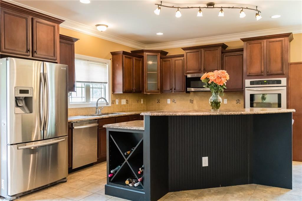 6692 Ridge Run Court Clemmons, NC 27012 - Photo 10 of 24 Gallery Image 10
