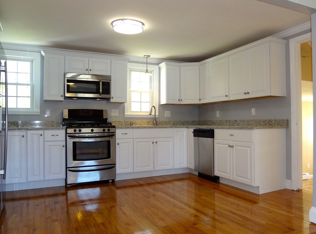 24 Myopia Road Stoneham, MA 02180 - Photo 4 of 27 Gallery Image 4