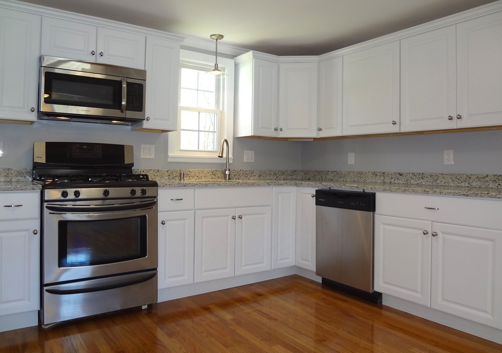 24 Myopia Road Stoneham, MA 02180 - Photo 5 of 27 Gallery Image 5
