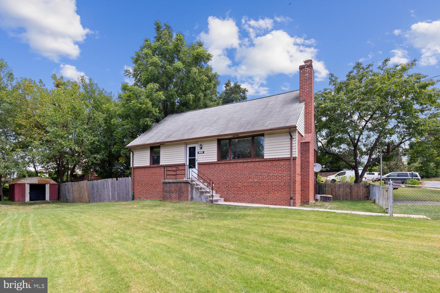 2305 Douglas Court Silver Spring, MD 20902 - Photo 2 of 26