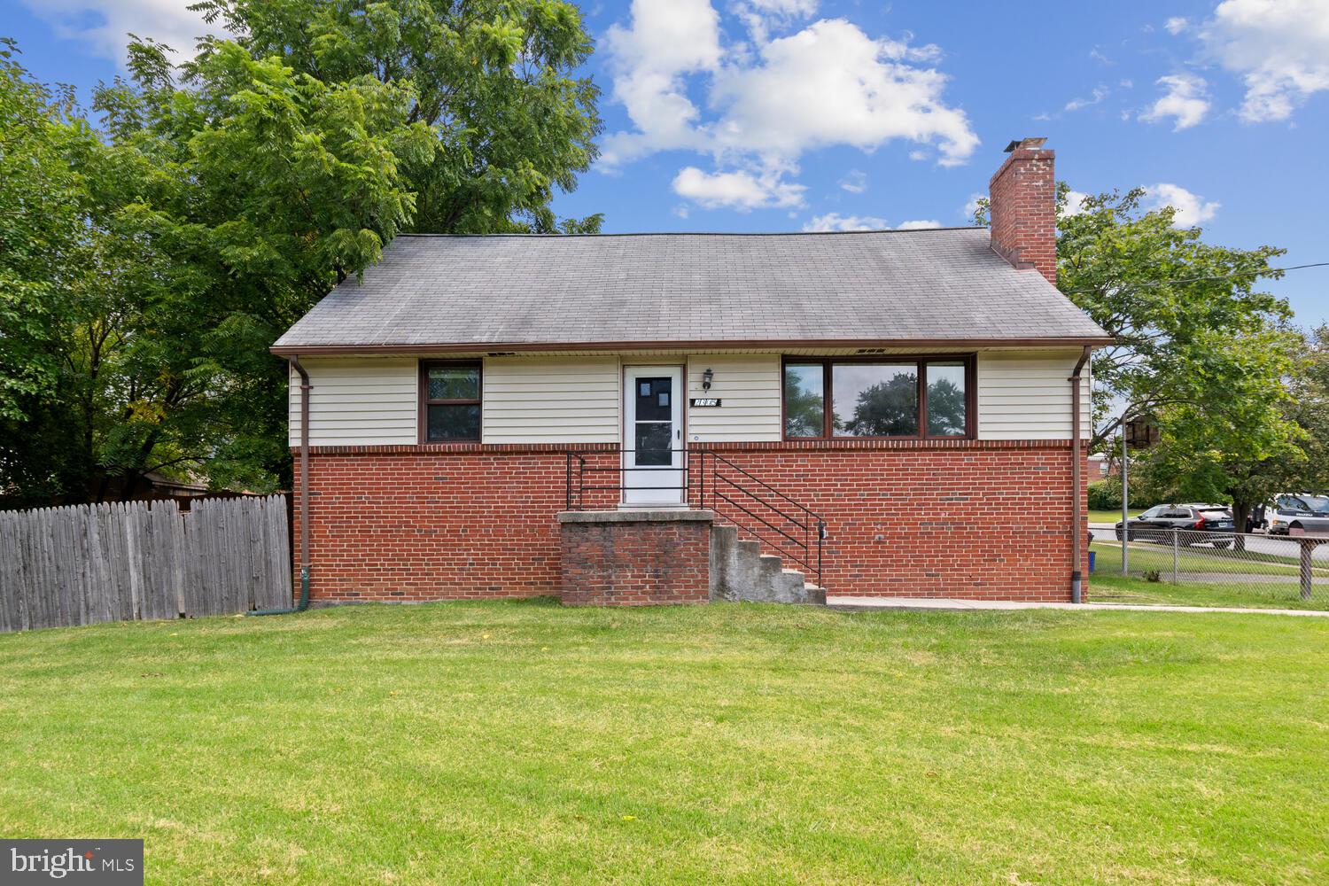 2305 Douglas Court Silver Spring, MD 20902 - Photo 3 of 26