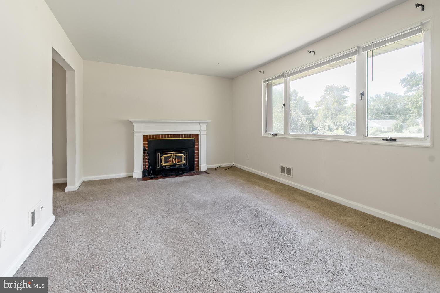 2305 Douglas Court Silver Spring, MD 20902 - Photo 5 of 26