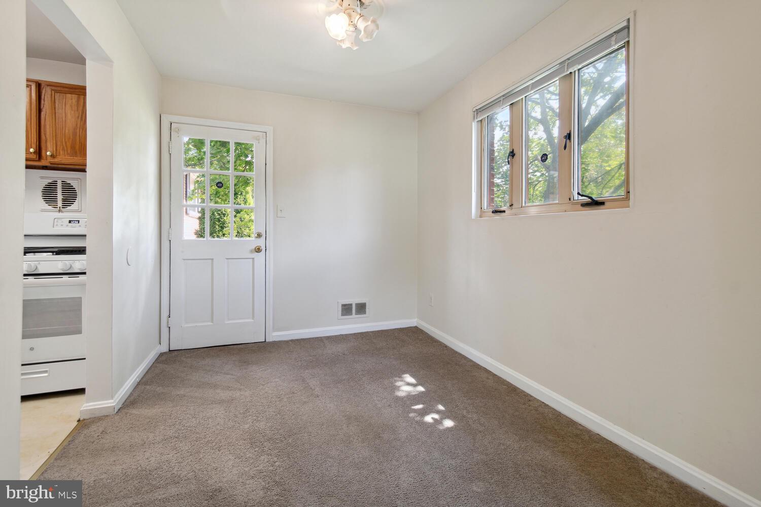 2305 Douglas Court Silver Spring, MD 20902 - Photo 6 of 26
