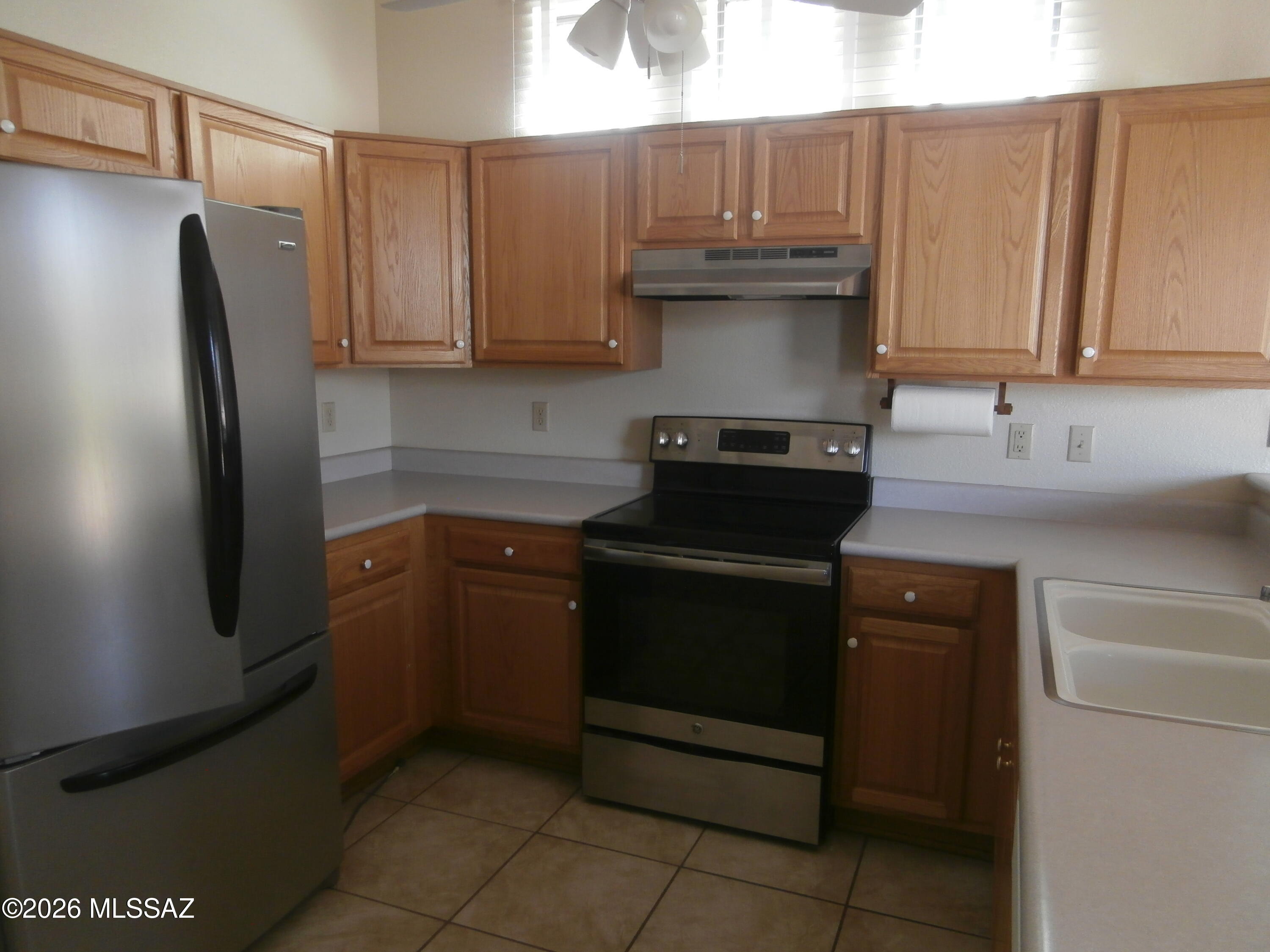948 West Ashworth Road Green Valley, AZ 85614 - Photo 7 of 21 Kitchen