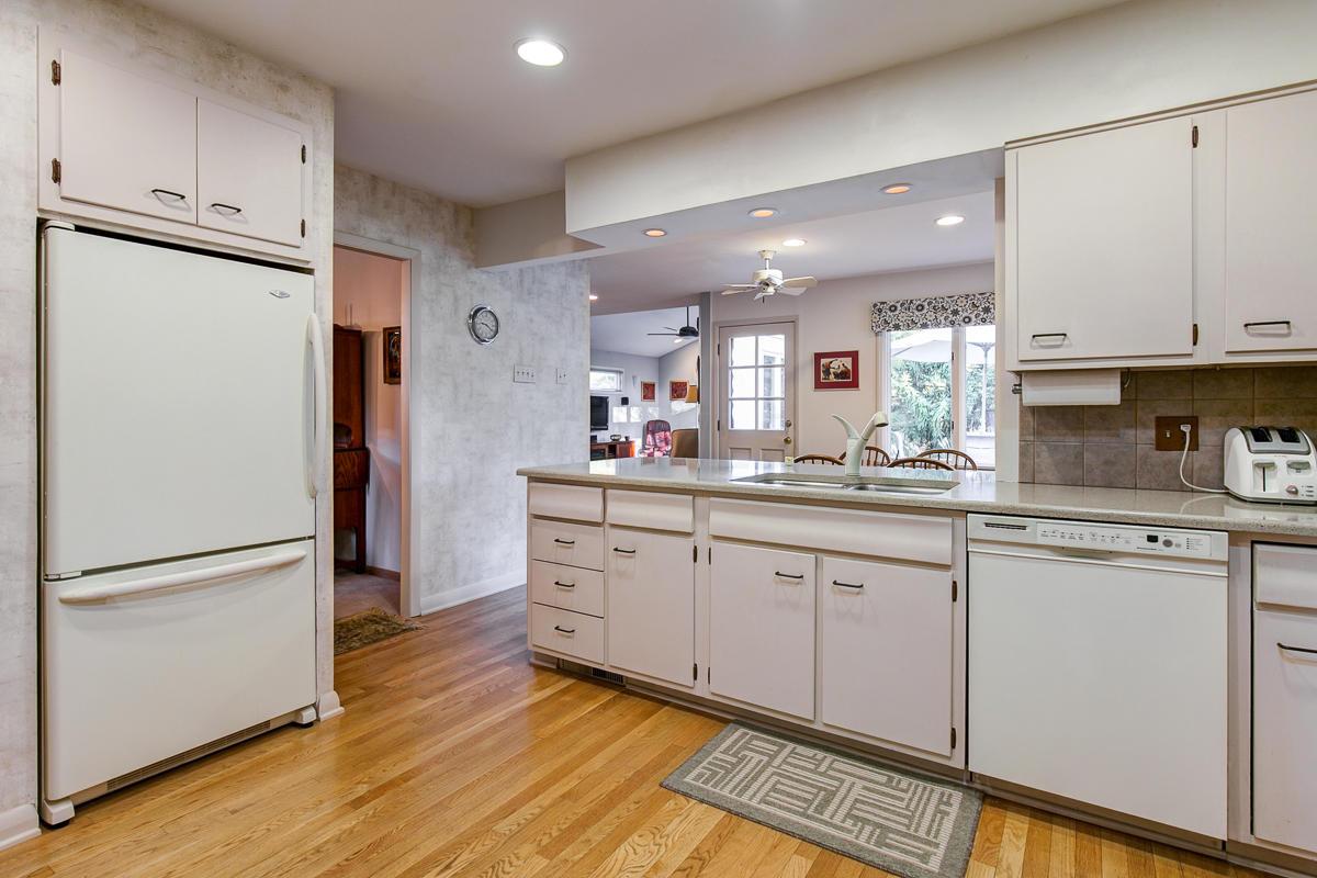 2370 Haverford Road Columbus, OH 43220 - Photo 12 of 29