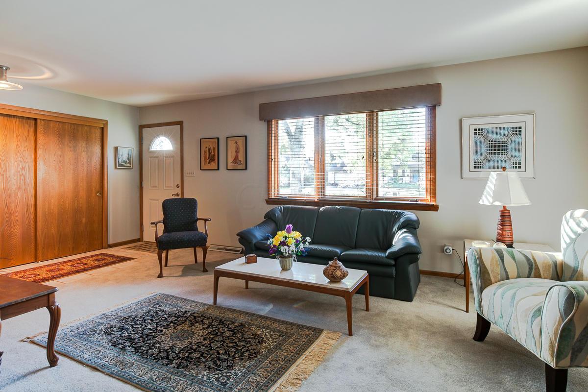 2370 Haverford Road Columbus, OH 43220 - Photo 6 of 29
