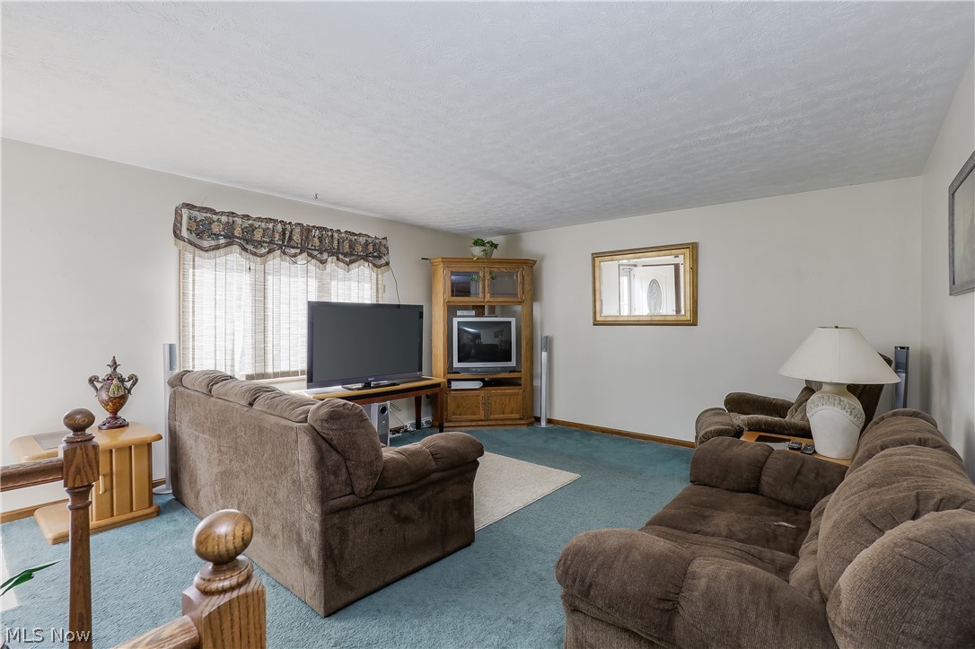 2716 Pressler Road Akron, OH 44312 - Photo 7 of 29