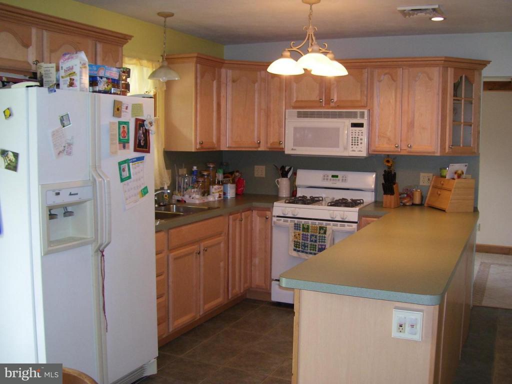 252 Colebrook Road Elizabethtown, PA 17022 - Photo 3 of 9 Gallery Image 3