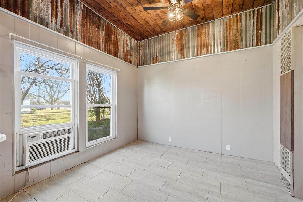 602 East Cedar Street Lott, TX 76656 - Photo 20 of 26