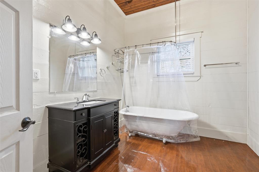 602 East Cedar Street Lott, TX 76656 - Photo 7 of 26