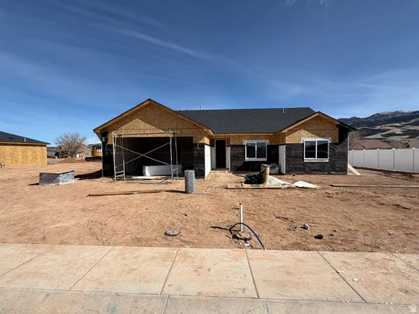 $432,000 | 4972 North 970th East, Enoch, UT 84721