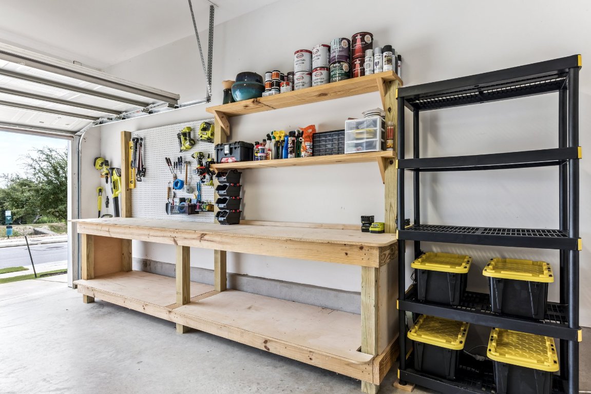 744 Founders Ridge Dripping Springs, TX 78620 - Photo 30 of 32 a view of living room