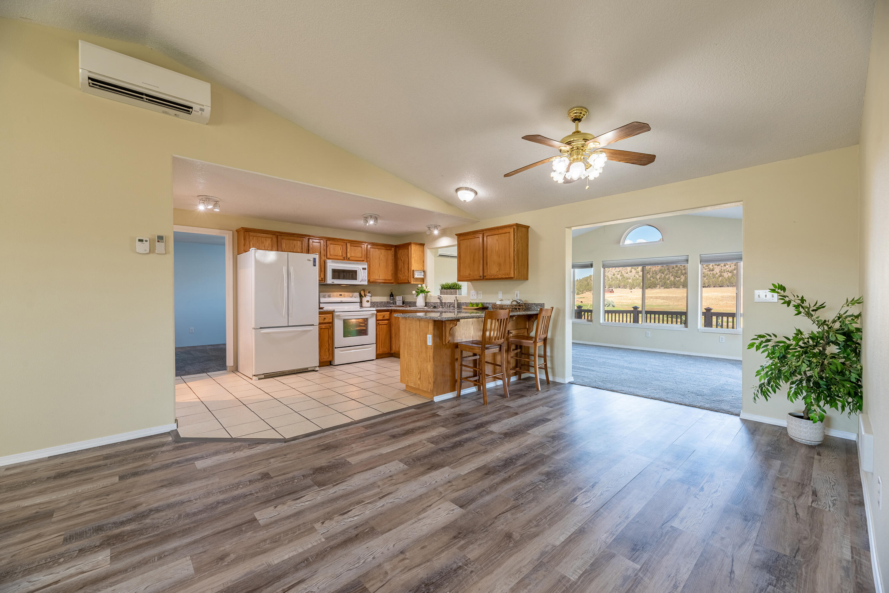 2466 Northeast Yellowpine Road Prineville, OR 97754 - Photo 9 of 32 house