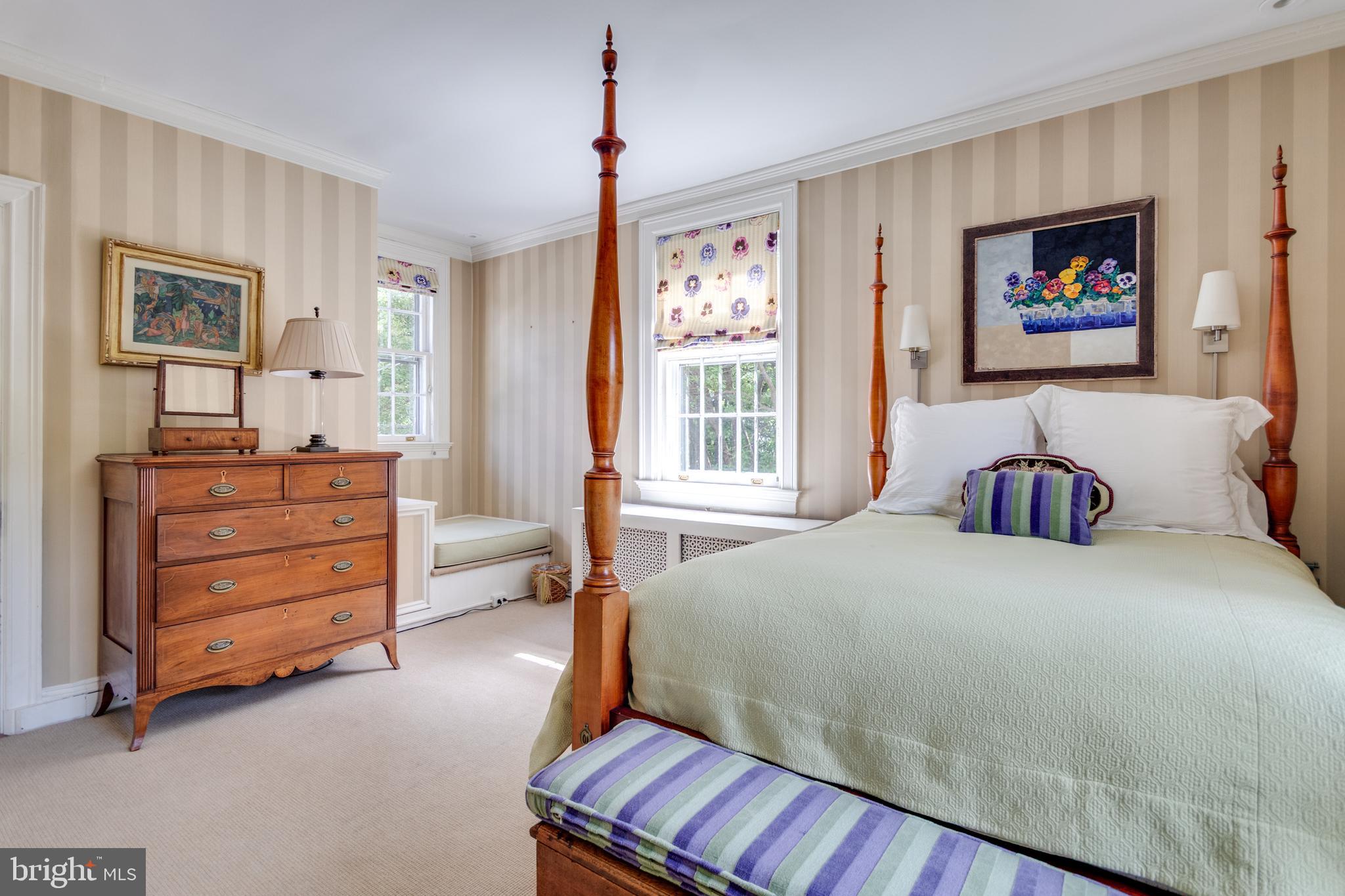 206 North View Terrace Alexandria, VA 22301 - Photo 23 of 37 a bedroom with a bed and furniture
