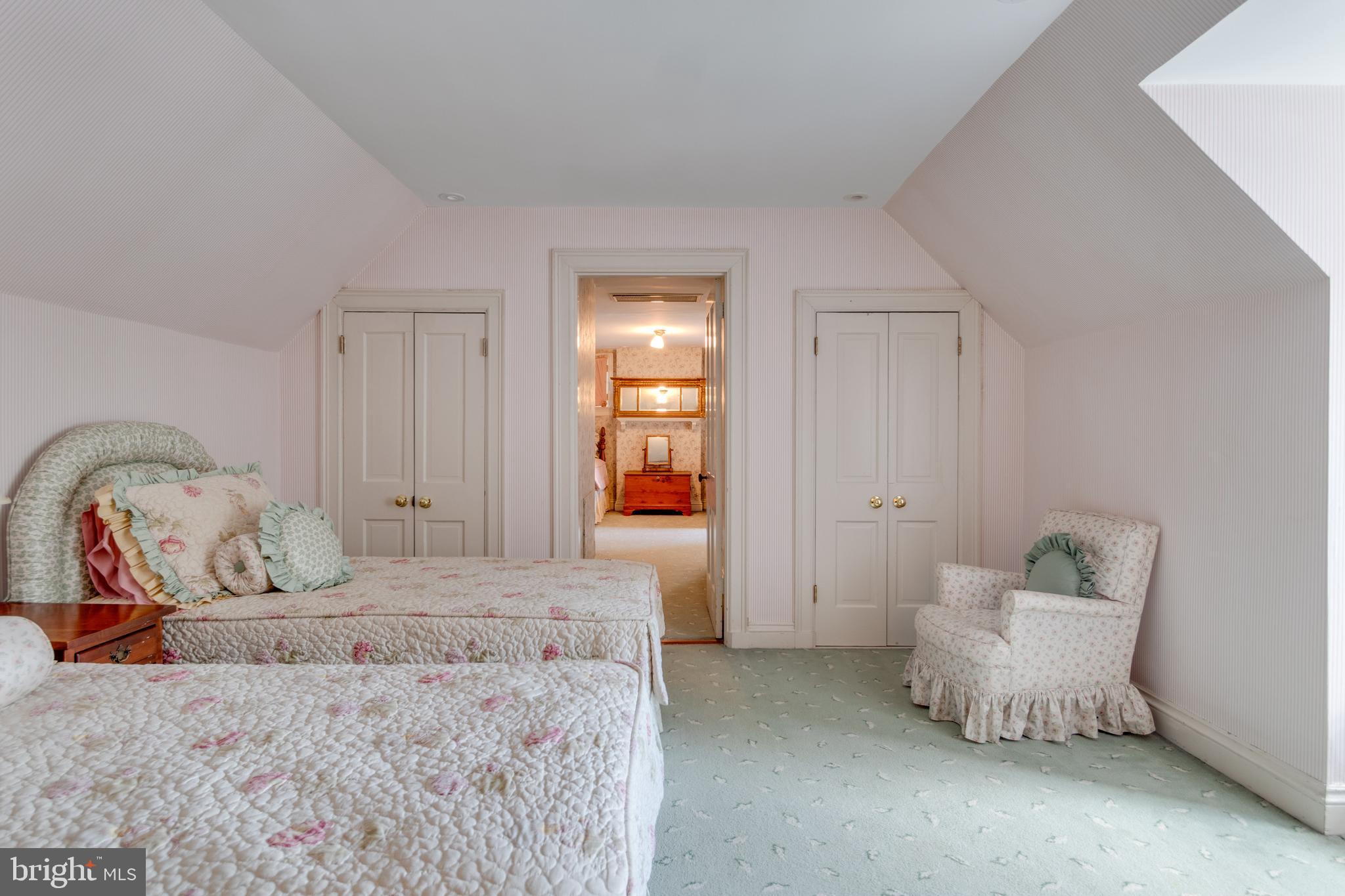 206 North View Terrace Alexandria, VA 22301 - Photo 25 of 37 a bedroom with a bed and window