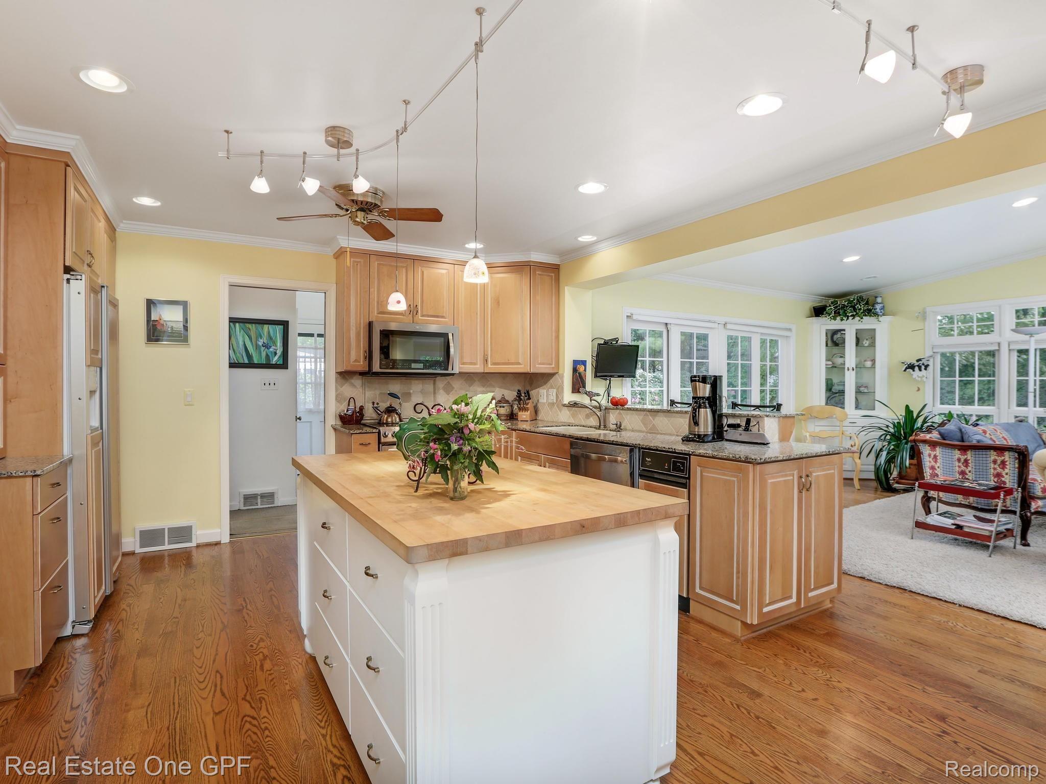 254 Lincoln Road Grosse Pointe, MI 48230 - Photo 12 of 29 254 Lincoln Rd Grosse Pointe-028-029-254 Lincoln Road Grosse-MLS_Size.jpg