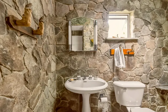 $950,000 | 50 Southbury Road, Roxbury, CT 06783