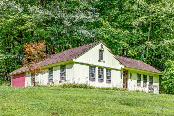 $950,000 | 50 Southbury Road, Roxbury, CT 06783