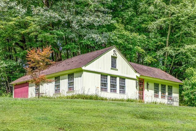 $950,000 | 50 Southbury Road, Roxbury, CT 06783