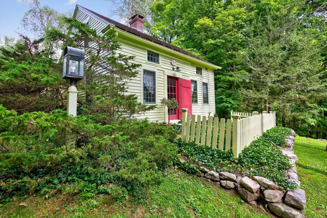 $950,000 | 50 Southbury Road, Roxbury, CT 06783