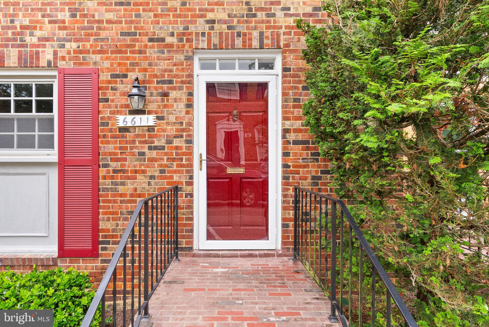 6611 Burlington Place Springfield, VA 22152 - Photo 2 of 41 view of front door of house