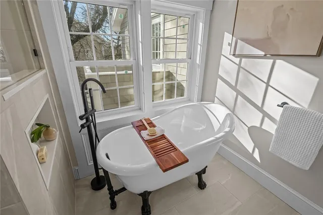 $1,200,000 | 216 Washington Road, Barrington, RI 02806