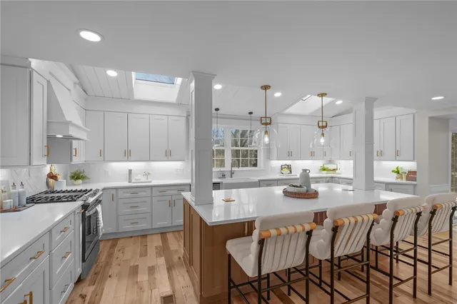 $1,200,000 | 216 Washington Road, Barrington, RI 02806