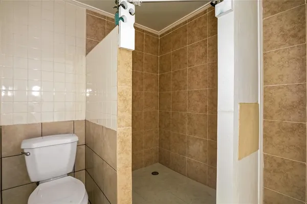 $1,800 | 2543 County Road 332, McKinney, TX 75071