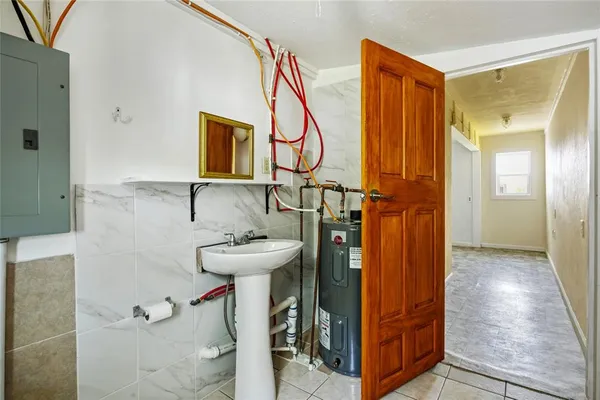 $1,800 | 2543 County Road 332, McKinney, TX 75071