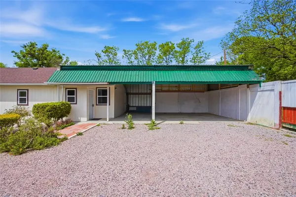 $1,800 | 2543 County Road 332, McKinney, TX 75071