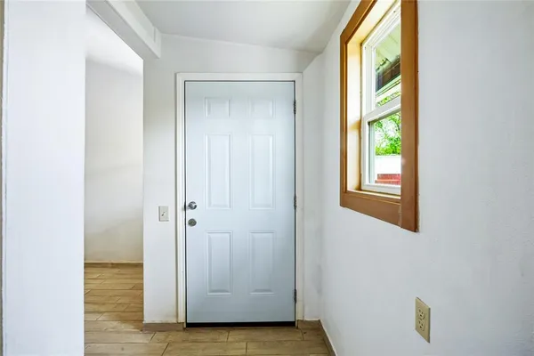 $1,800 | 2543 County Road 332, McKinney, TX 75071