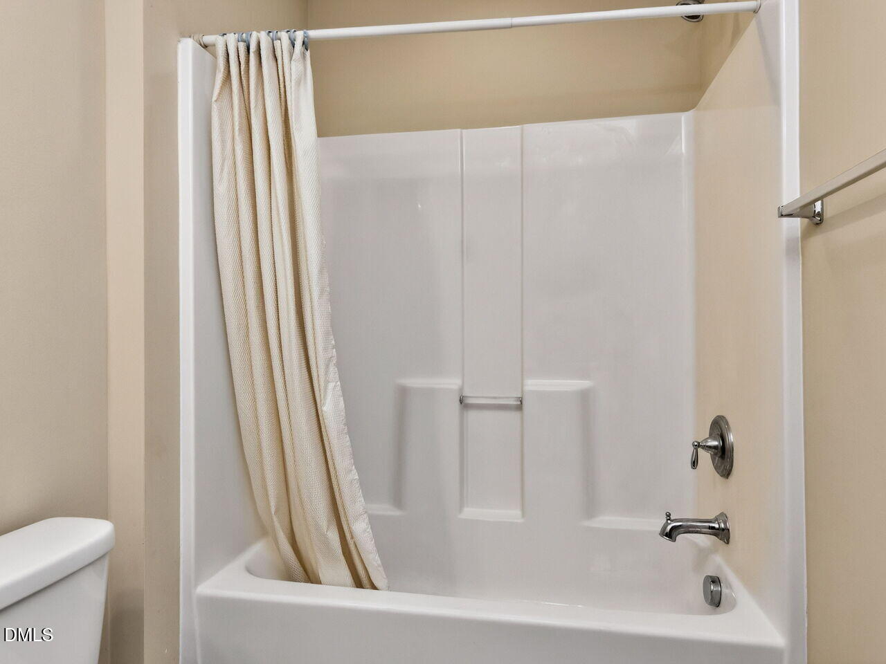 409 Provincial Street Raleigh, NC 27603 - Photo 22 of 26 024-1280x960-photo