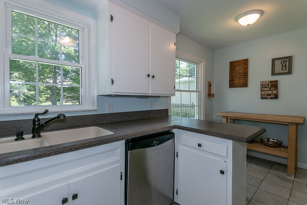 1577 Oakmount Road South Euclid, OH 44121 - Photo 7 of 32